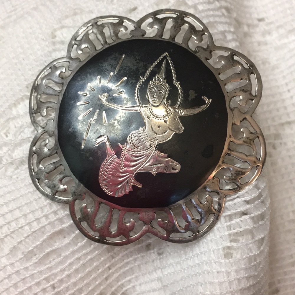 ANTIQUE STERLING SILVER GODDESS THAILAND BROOCH PIN